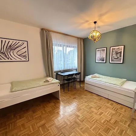 150qm-6 Rooms-free Privat Parking-2 Bathrooms-wifi-yihapartment * 汉诺威