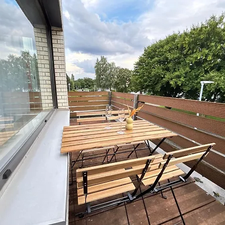 Apartment 150qm-6 Rooms-free Privat Parking-2 Bathrooms-wifi-yihapartment