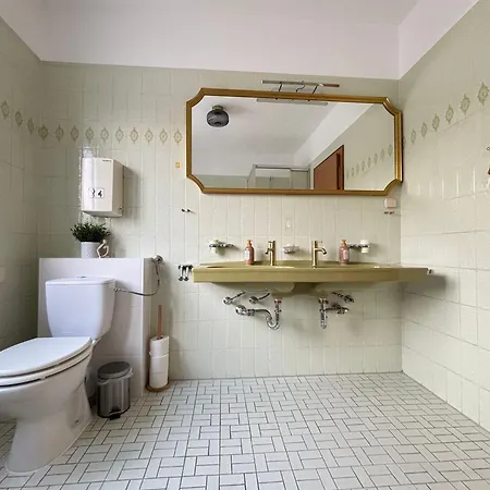 Apartment 150qm-6 Rooms-free Privat Parking-2 Bathrooms-wifi-yihapartment Hannover