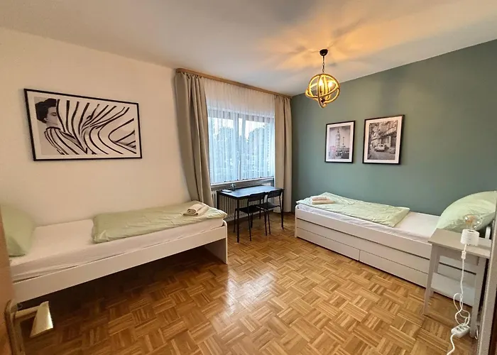 150qm-6 Rooms-free Privat Parking-2 Bathrooms-wifi-yihapartment * 汉诺威