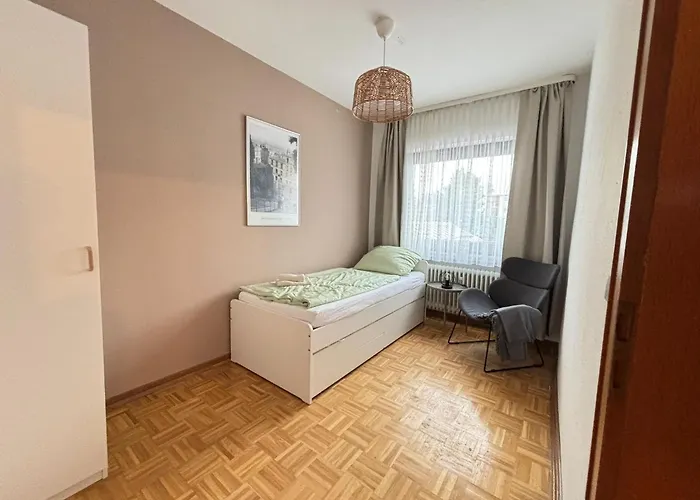 150qm-6 Rooms-free Privat Parking-2 Bathrooms-wifi-yihapartment 汉诺威