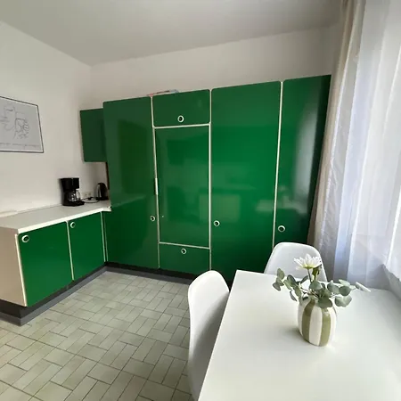 Lägenhet 150qm-6 Rooms-free Privat Parking-2 Bathrooms-wifi-yihapartment *